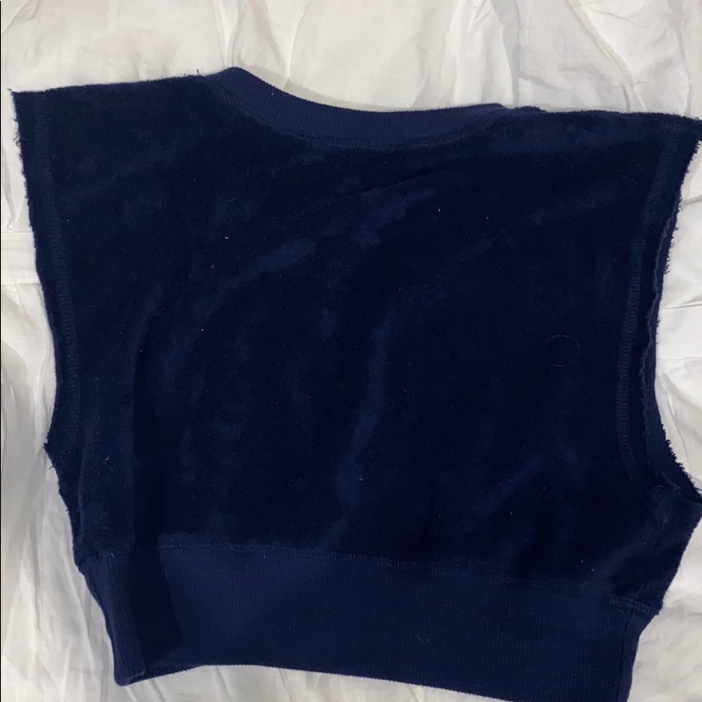 Navy crop💙 - Picture 3 of 3